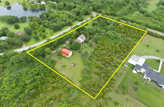 5941 SW Lago Cir, Augusta, KS 67010