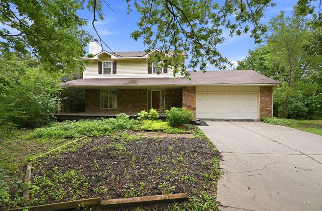 5941 SW Lago Cir, Augusta, KS 67010