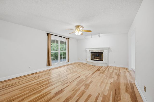 5941 SW Lago Cir, Augusta, KS 67010