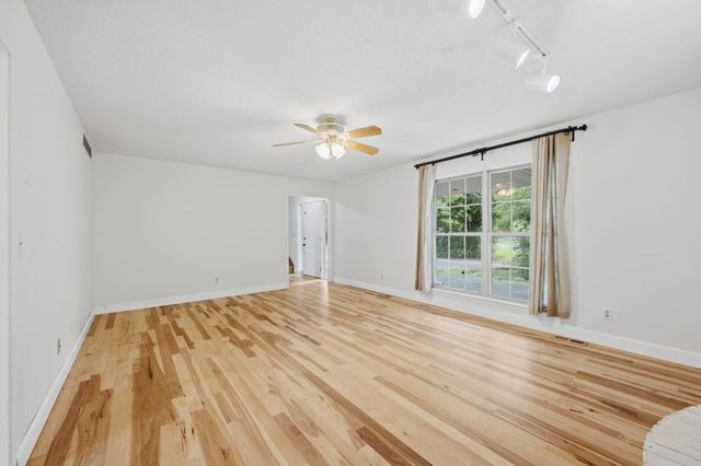 5941 SW Lago Cir, Augusta, KS 67010