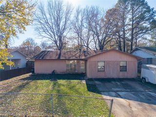 1604 Savannah Drive, Fort Smith, AR 72901