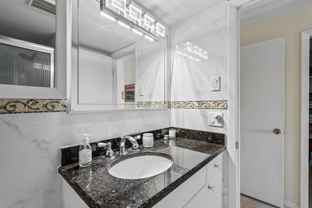 231 E Lantana Road Road E 203, Lantana, FL 33462