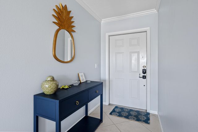 231 E Lantana Road Road E 203, Lantana, FL 33462