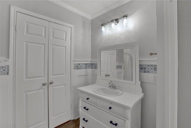 114 W Lobit Street, Baytown, TX 77520