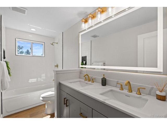 6641 W 72nd Dr, Arvada, CO 80003