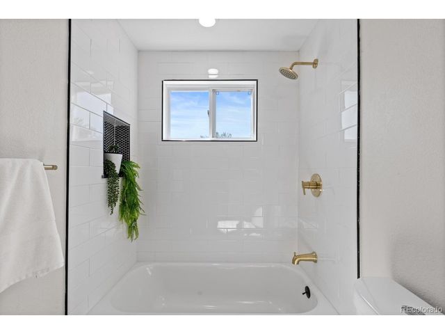 6641 W 72nd Dr, Arvada, CO 80003