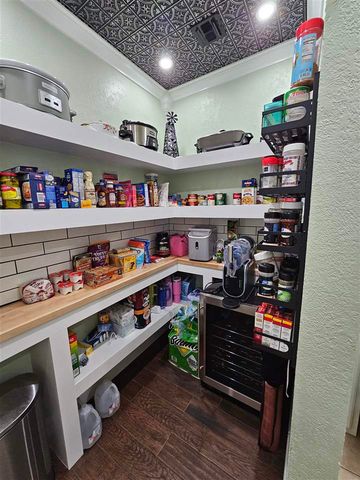 14259 NE Mountain View Rd, Elgin, OK 73538