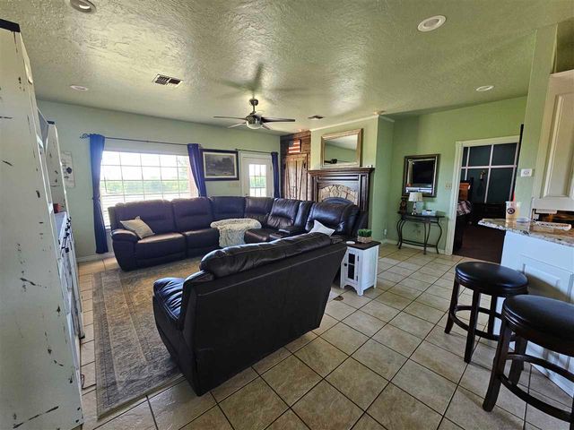 14259 NE Mountain View Rd, Elgin, OK 73538