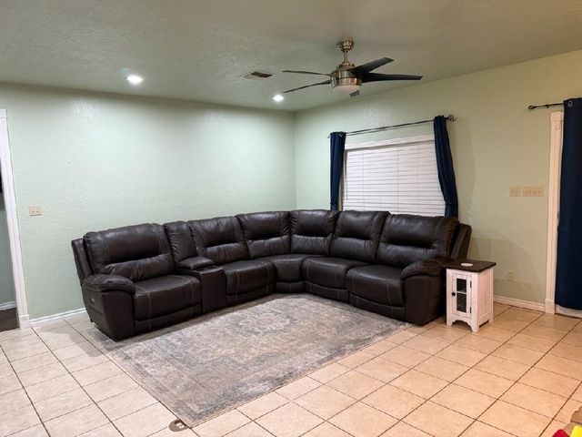 14259 NE Mountain View Rd, Elgin, OK 73538