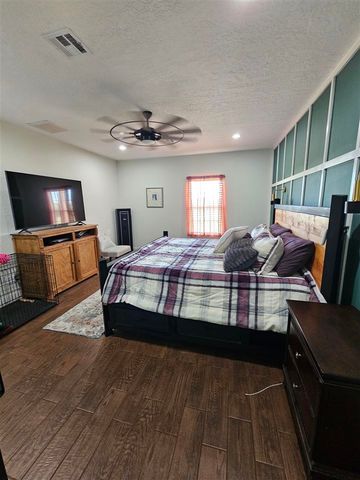 14259 NE Mountain View Rd, Elgin, OK 73538