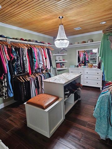 14259 NE Mountain View Rd, Elgin, OK 73538