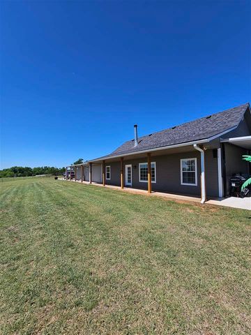 14259 NE Mountain View Rd, Elgin, OK 73538
