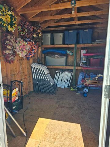 14259 NE Mountain View Rd, Elgin, OK 73538