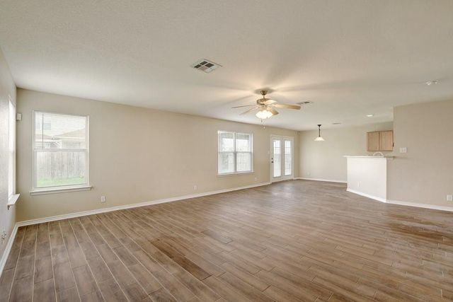 100 Pimlico, Kyle, TX 78640