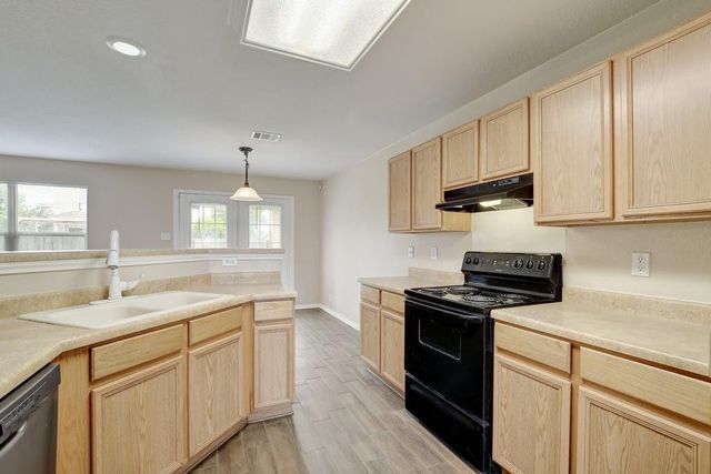 100 Pimlico, Kyle, TX 78640