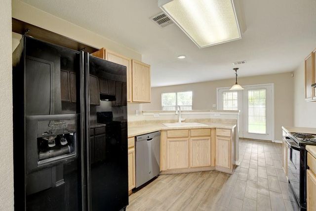 100 Pimlico, Kyle, TX 78640