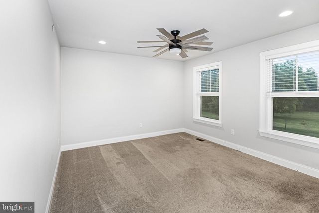 38 LACEY, Ivyland, PA 18974