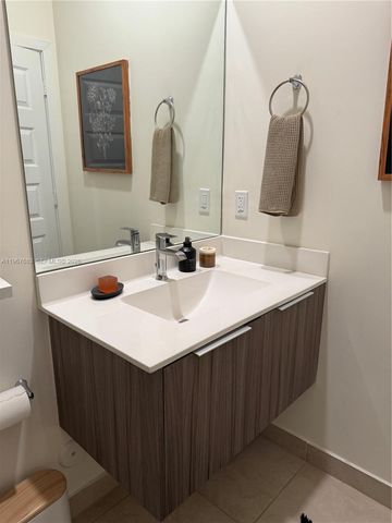 7925 NW 104th Ave 24, Doral, FL 33178