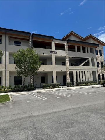 7925 NW 104th Ave 24, Doral, FL 33178