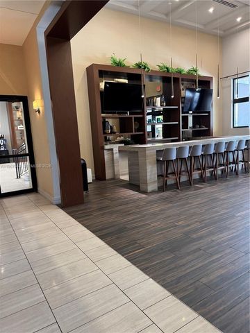 7925 NW 104th Ave 24, Doral, FL 33178