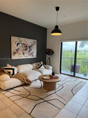 7925 NW 104th Ave 24, Doral, FL 33178