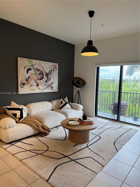 7925 NW 104th Ave 24, Doral, FL 33178