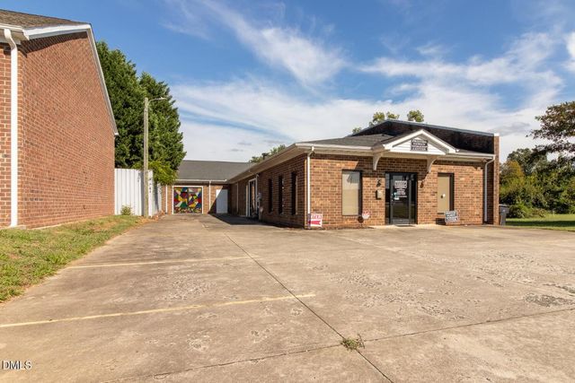 2006 Maple Avenue, Burlington, NC 27215