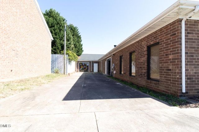 2006 Maple Avenue, Burlington, NC 27215