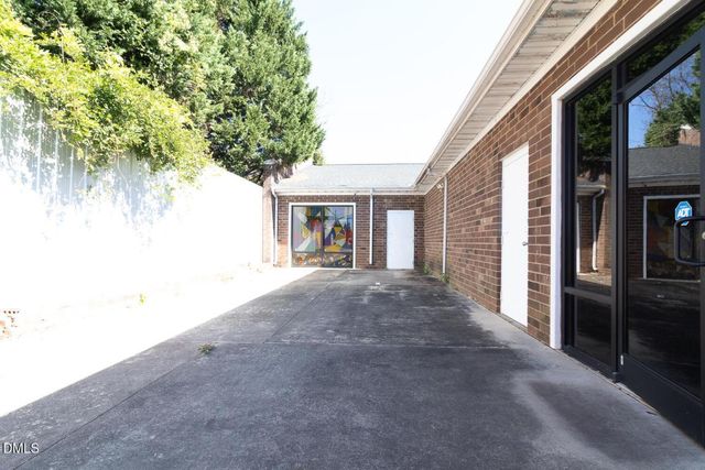 2006 Maple Avenue, Burlington, NC 27215