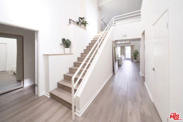 1617 S Beverly Glen Boulevard 303, Los Angeles, CA 90024