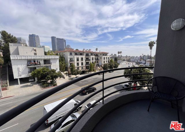 1617 S Beverly Glen Boulevard 303, Los Angeles, CA 90024