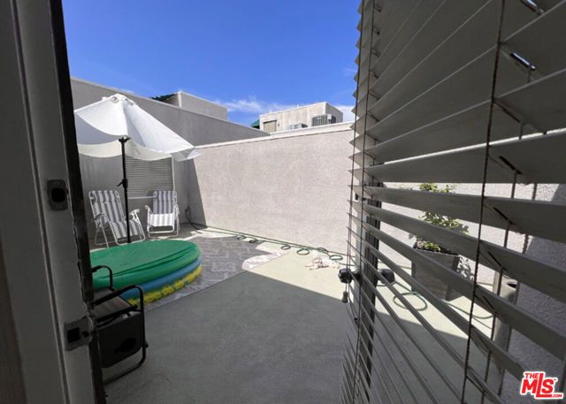 1617 S Beverly Glen Boulevard 303, Los Angeles, CA 90024