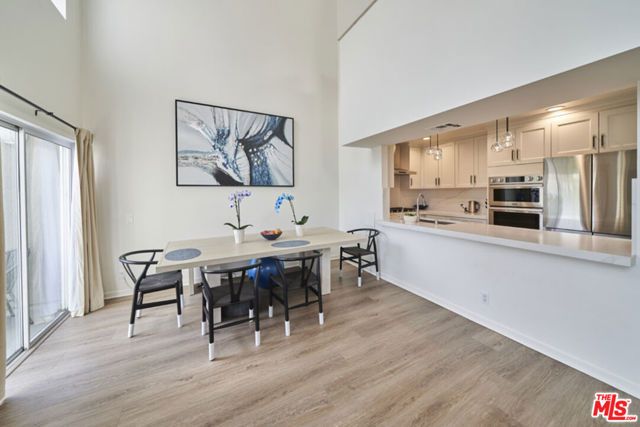 1617 S Beverly Glen Boulevard 303, Los Angeles, CA 90024