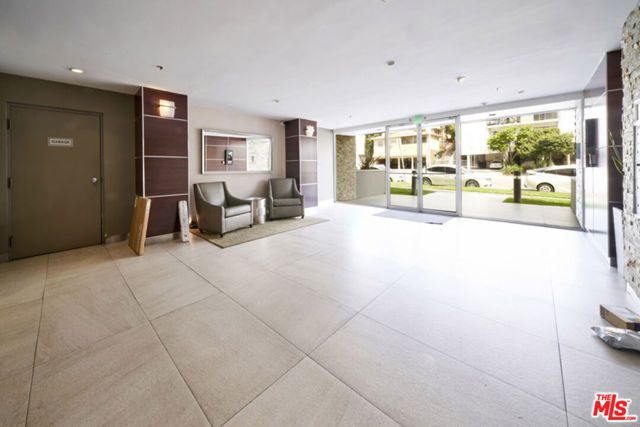 1617 S Beverly Glen Boulevard 303, Los Angeles, CA 90024