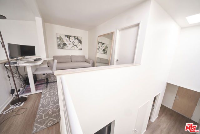 1617 S Beverly Glen Boulevard 303, Los Angeles, CA 90024