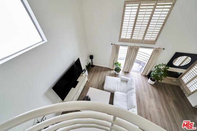 1617 S Beverly Glen Boulevard 303, Los Angeles, CA 90024