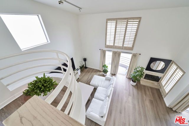 1617 S Beverly Glen Boulevard 303, Los Angeles, CA 90024
