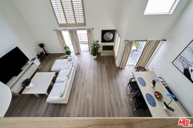 1617 S Beverly Glen Boulevard 303, Los Angeles, CA 90024