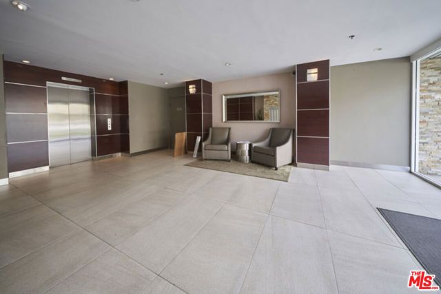 1617 S Beverly Glen Boulevard 303, Los Angeles, CA 90024