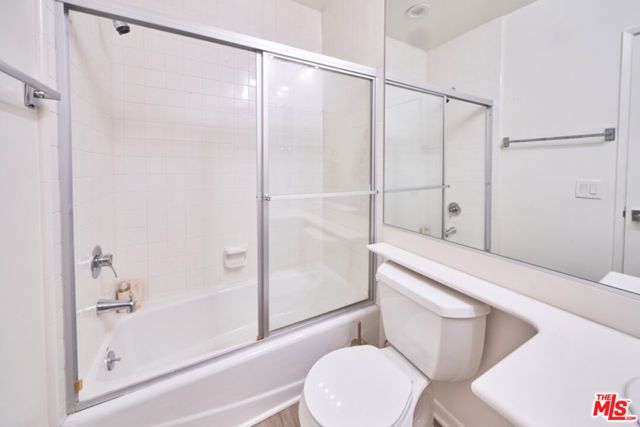 1617 S Beverly Glen Boulevard 303, Los Angeles, CA 90024