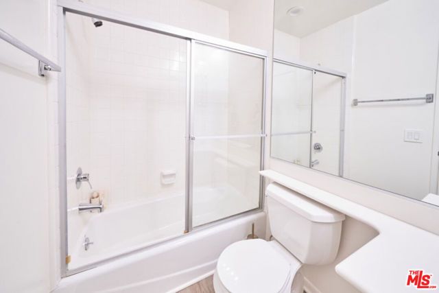 1617 S Beverly Glen Boulevard 303, Los Angeles, CA 90024