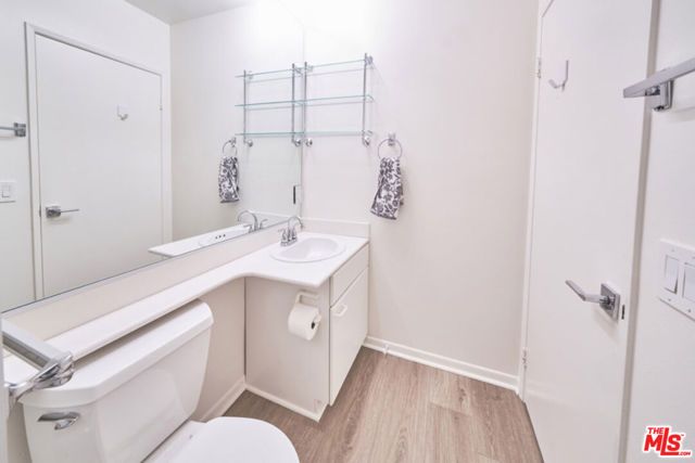 1617 S Beverly Glen Boulevard 303, Los Angeles, CA 90024