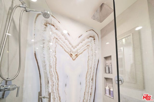 1617 S Beverly Glen Boulevard 303, Los Angeles, CA 90024