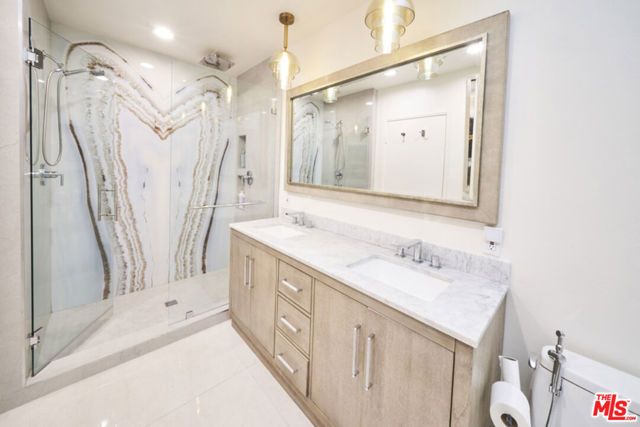 1617 S Beverly Glen Boulevard 303, Los Angeles, CA 90024