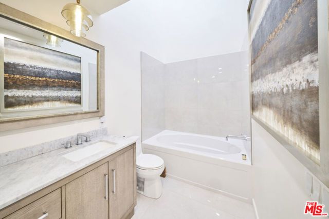 1617 S Beverly Glen Boulevard 303, Los Angeles, CA 90024