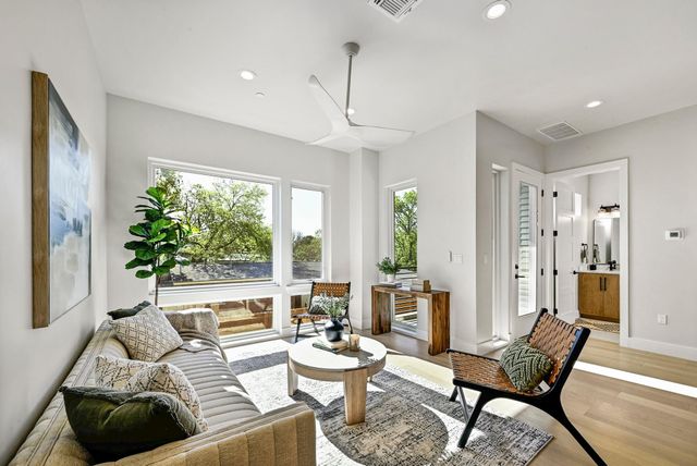 100 W Odell ST 1, Austin, TX 78752