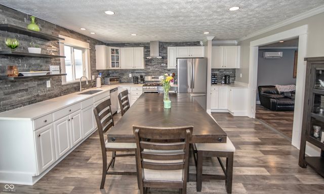 1208 S 500 W, New Palestine, IN 46163