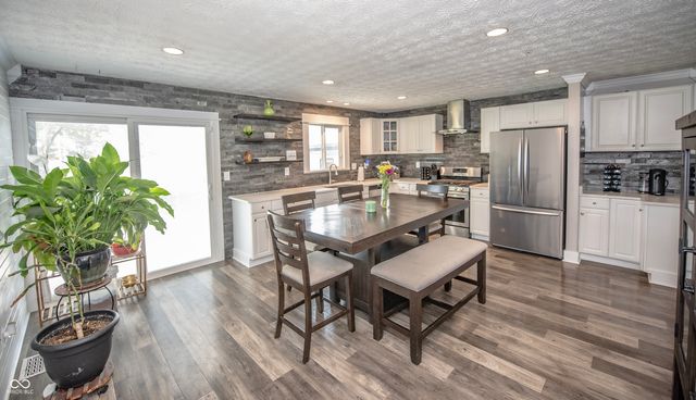 1208 S 500 W, New Palestine, IN 46163