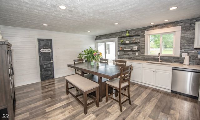 1208 S 500 W, New Palestine, IN 46163