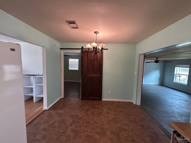 1007 Woodbury Pl, Cantonment, FL 32533